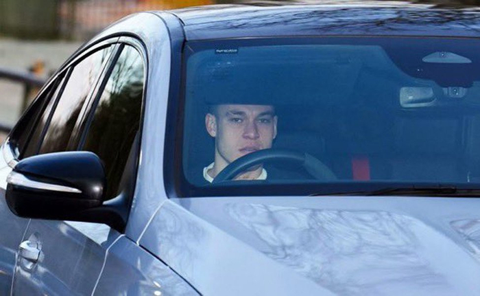 曼联夏窗中场补强计划曝光 托纳利与巴莱巴或成