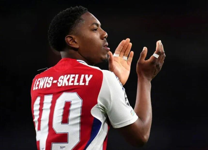 曼联就斯凯利转会展开深入谈判 球员主动寻求出