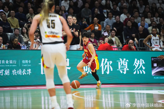 王佳琦两战5助攻正负值为正 女篮新星闪耀国际赛