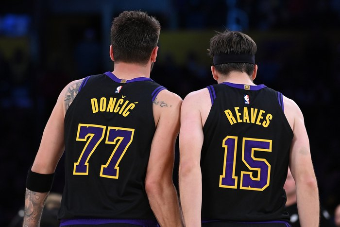 湖人三月豪取15胜 东契奇42+12助引领蜕变