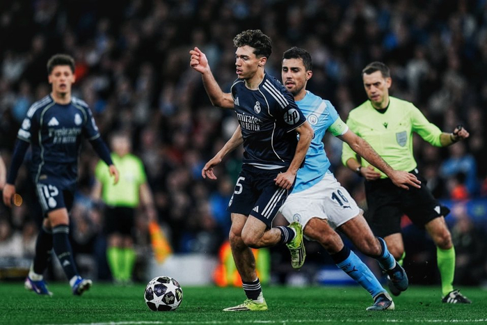 皇马18岁小将赛后谈球队优势与心态：稳如老狗，