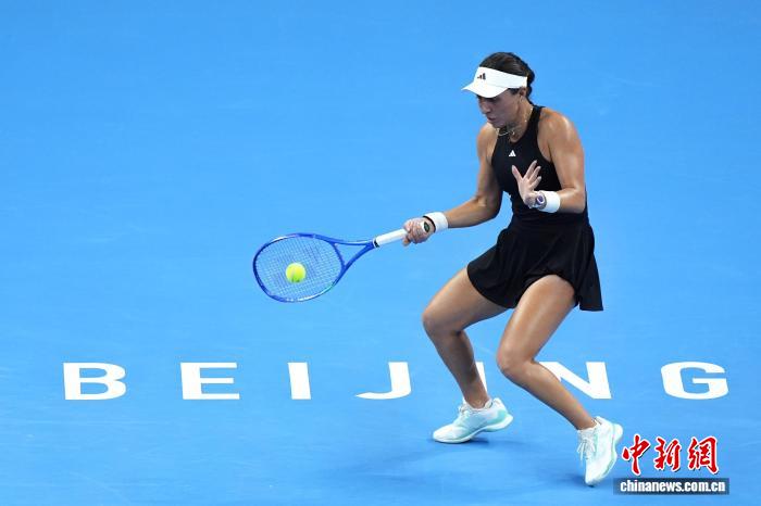 诺斯科娃佩古拉晋级中网半决赛 卡塔尔黑马创纪