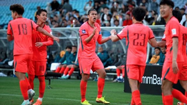 邵佳一执教首战2比0胜库拉