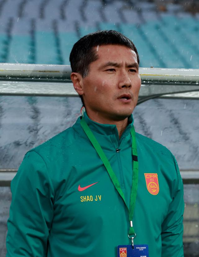邵佳一执教首战2比0胜库拉索 国足战术回归务实